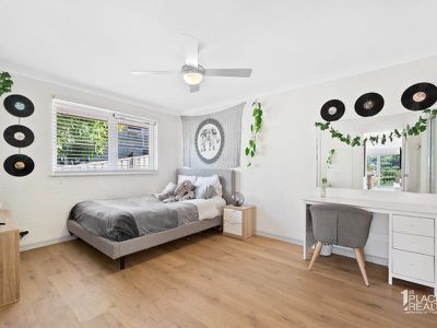 17 Armstrong St, Halls Head