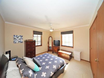 22 Deakin Drive, Flora Hill