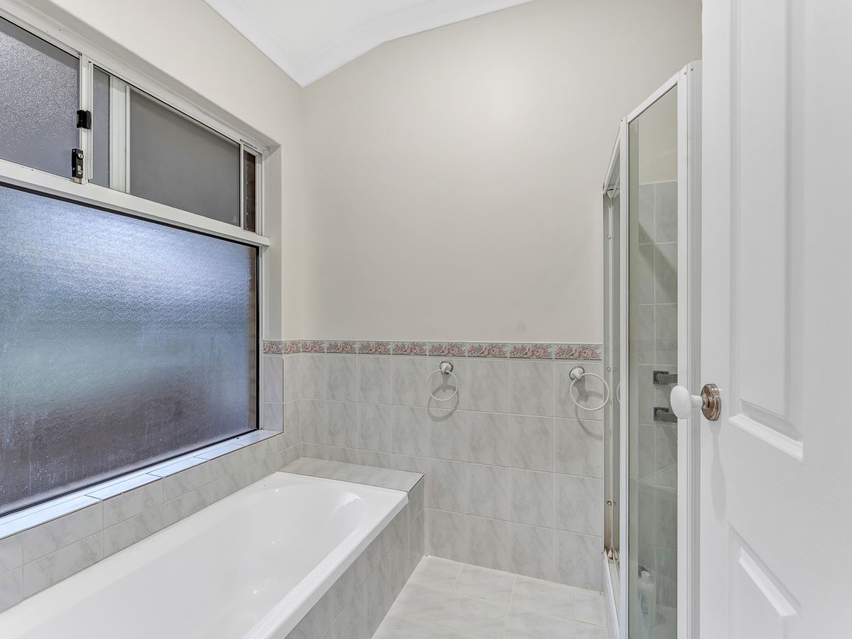 71 Serpentine Way, Stake Hill