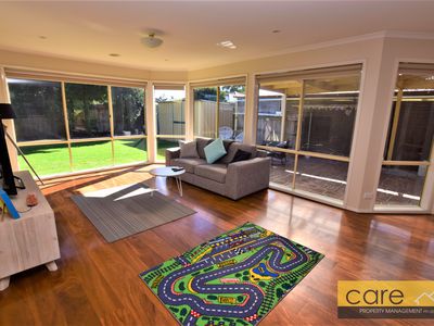 9 Sovereign Close, Patterson Lakes