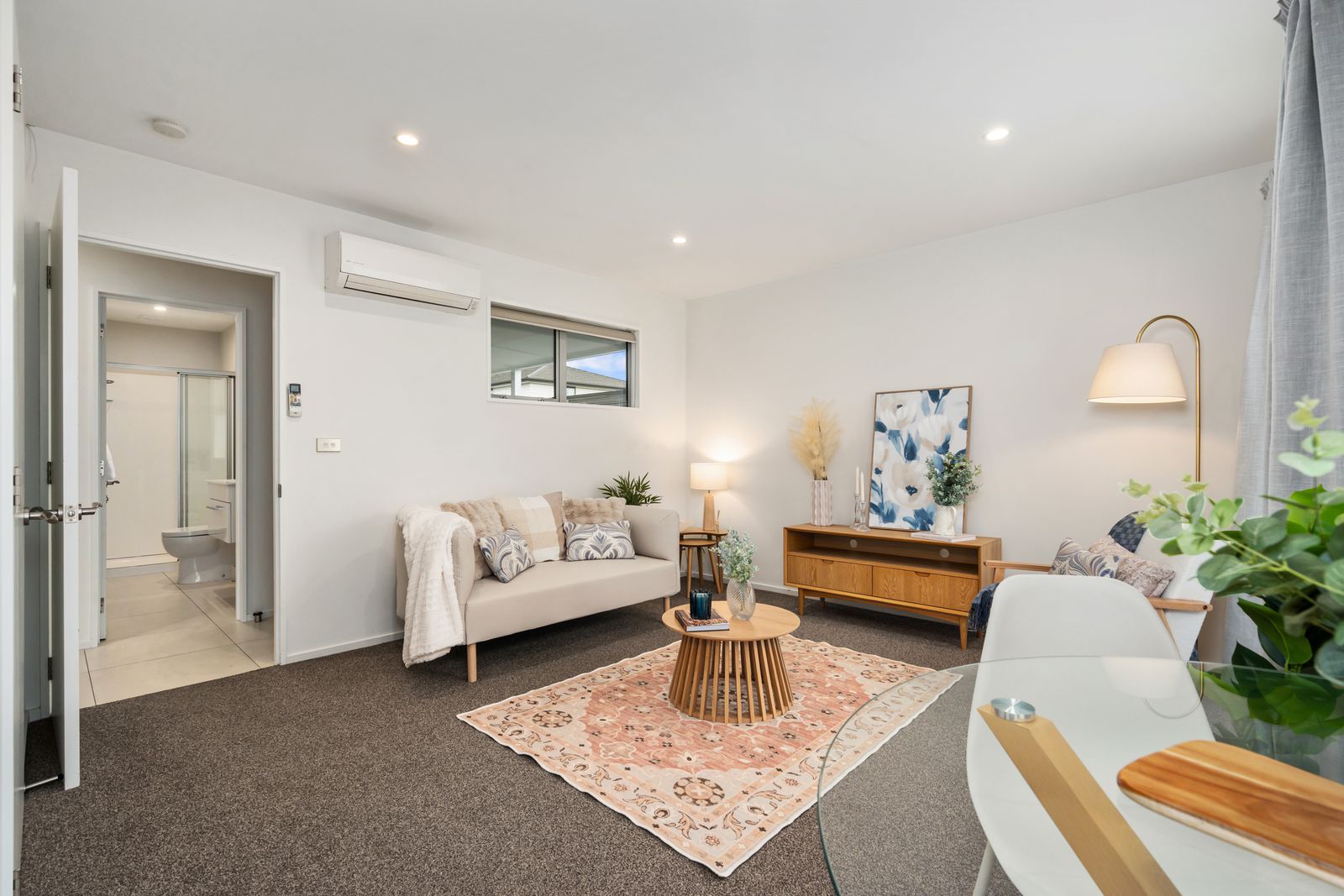 4 / 16 Hamill Road