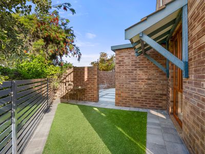 9 / 16 ARCADIA DRIVE, Shoalwater