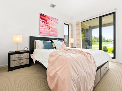 2 Quintino Walk, Clyde North