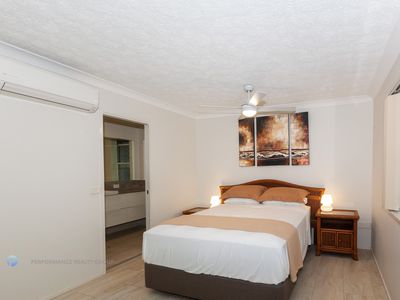 5 / 39-41 Sunbrite Avenue, Mermaid Beach