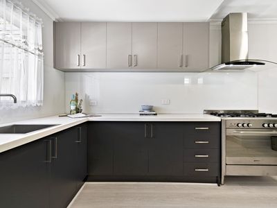 54 Creswick Street, Footscray