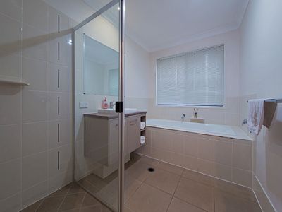 30 Higgs Circuit, Wynnum West