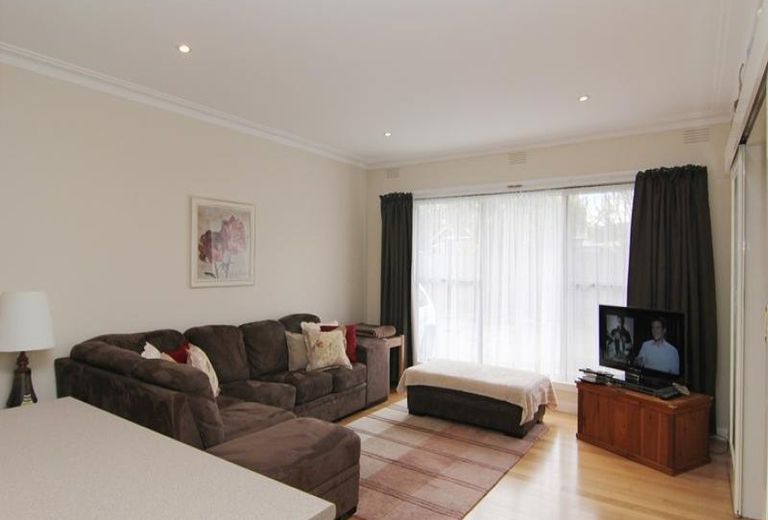 2 / 1 Meyer Road, Burwood