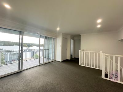 8 LAPWING ST STREET, Elermore Vale