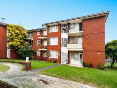 11 / 1 Gray Crescent, Eastlakes