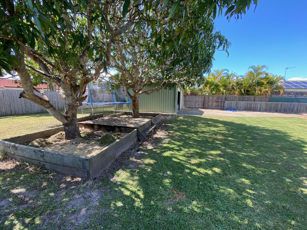 4 TWOLYN STREET, Urangan