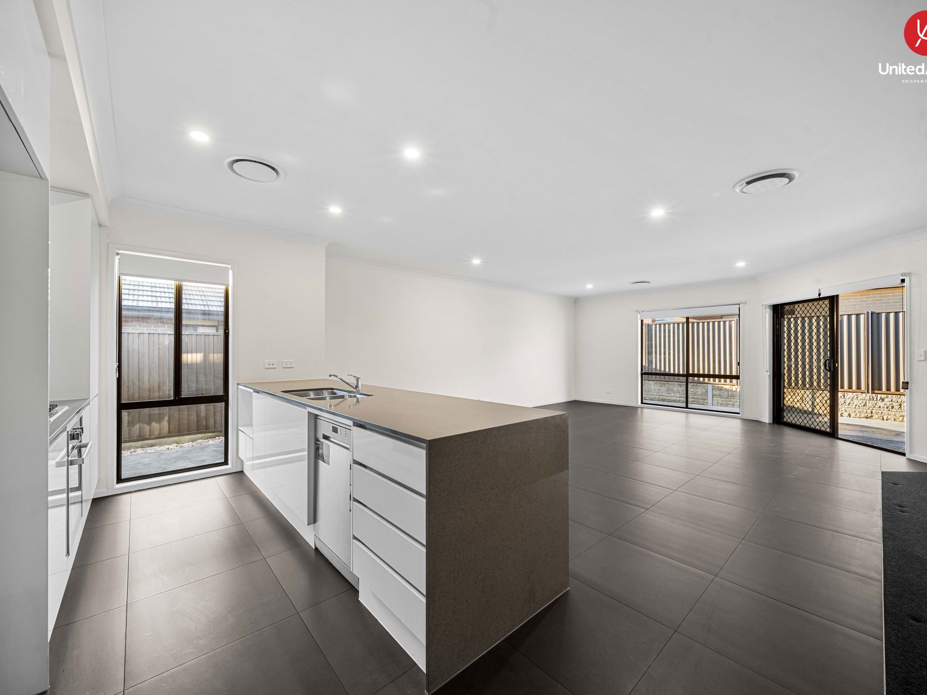 11 Duncombe Avenue, Gledswood Hills