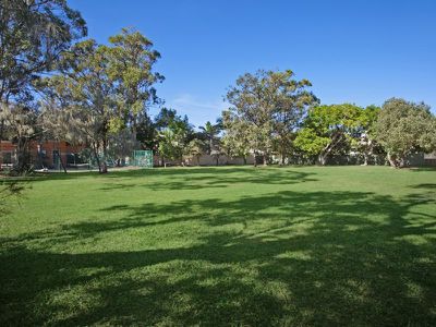 13 / 2 Dolphin Crescent, Noosaville