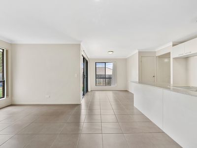 14 Goldenwood Crescent, Fernvale