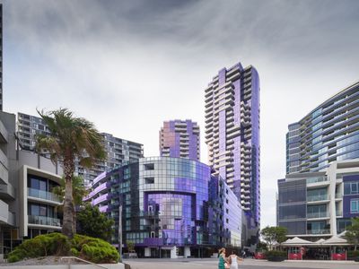 1708 / 241 Harbour Esplanade, Docklands