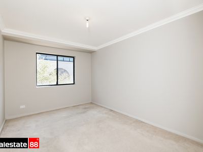 E5 (13)  /  88 Royal Street, East Perth