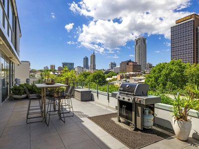 75 / 68 Sir John Young Crescent, Woolloomooloo