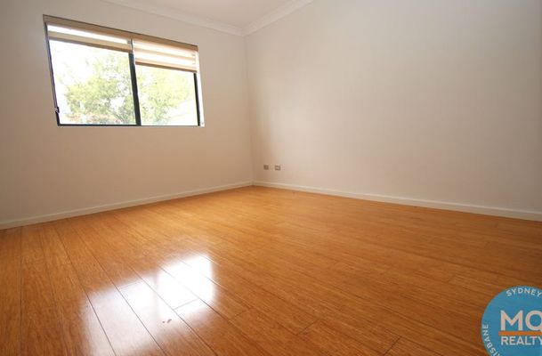 17 / 2 Amy Street, Regents Park