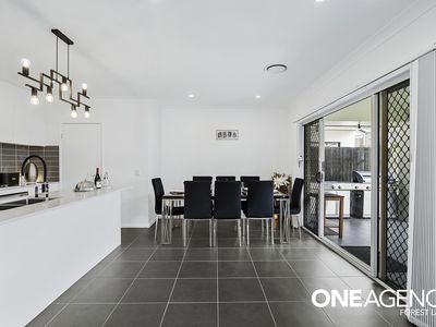 6 Tanzanite Street, Pallara