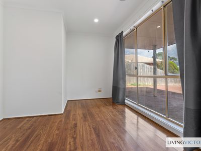 4 Walsh Court, Mill Park