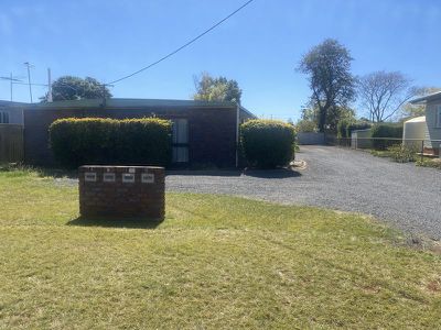 3 / 4 Booth Street, Kingaroy