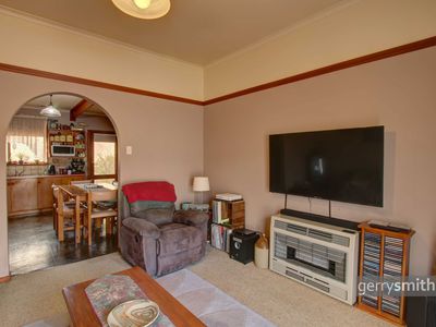72 Williams Road, Horsham