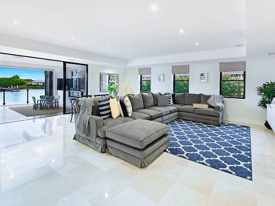 201-205 Monaco Street, Broadbeach Waters