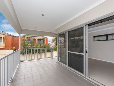 9/4 Waterloo Street, Joondanna