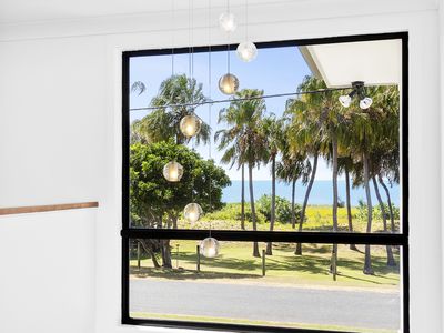 6 Coolwaters Esplanade, Kinka Beach