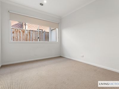 10 Minnehaha Way, Point Cook