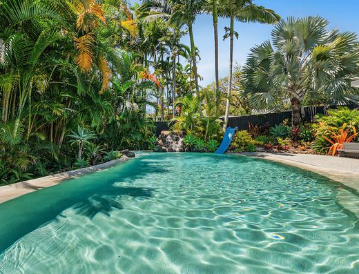 Old Tewantin Tropical Oasis      *** UNFURNISHED *** image 13