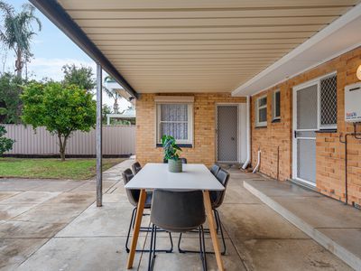 52 Botanic Grove, Campbelltown