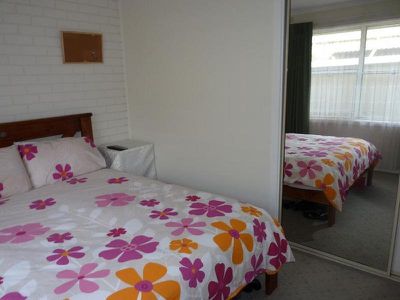 1 / 7 Roberts Avenue, Horsham
