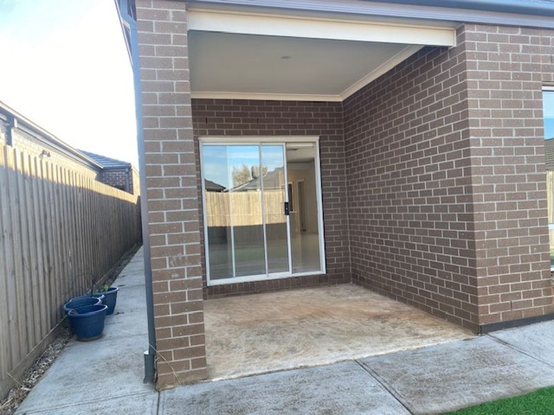 8 Gooseberry Rd, Aintree