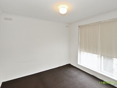 1 / 15 Schwarz Avenue, Horsham
