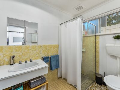 6 Stuckey Street, Millicent