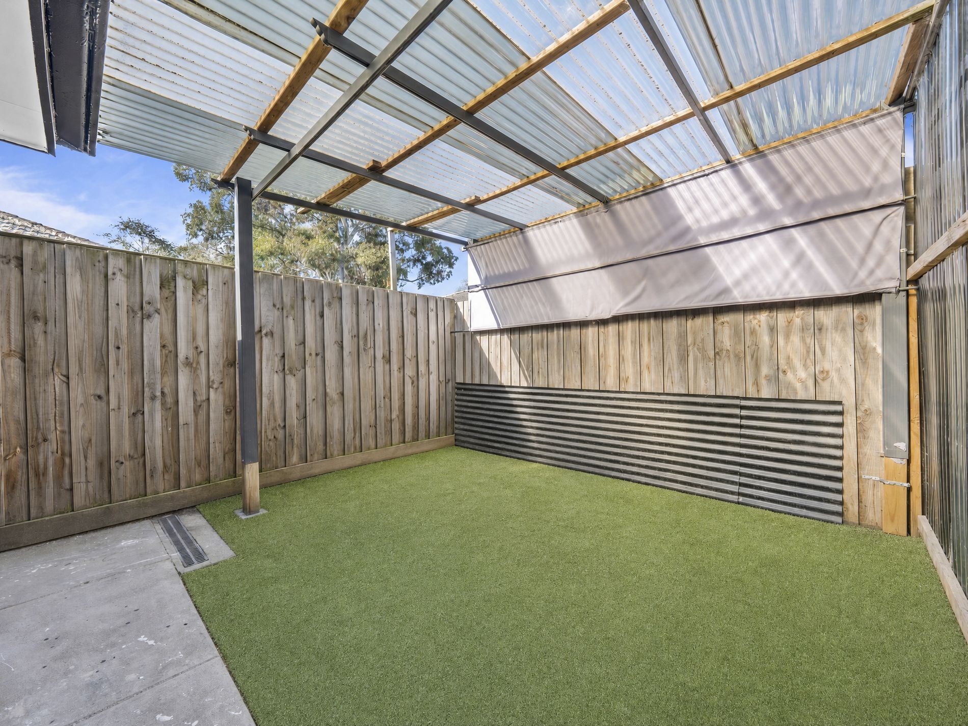 5 / 16 Heywood Crescent, Cranbourne North