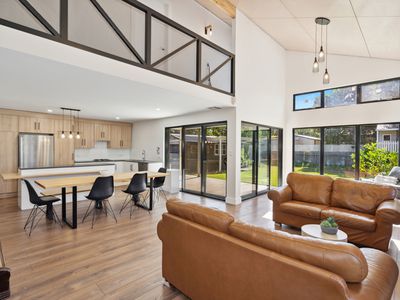 ROOM 4 / 6 Packer Avenue, North Plympton