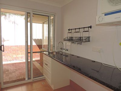 1 / 106 Royal Street, Tuart Hill