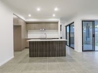 15 Hideaway Street, Pallara