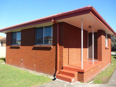 2 / 19 Sassafrass Avenue, Windang