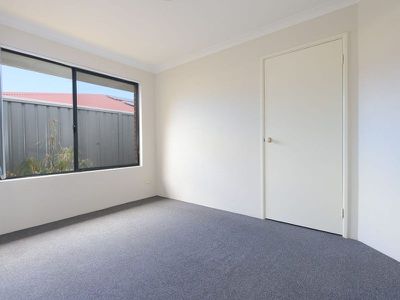 10 Bluefields Parkway , Port Kennedy