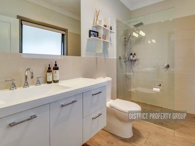 12 Bay View Way, Mountain Bay