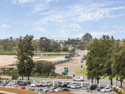411  /  2 Moreau Parade, East Perth
