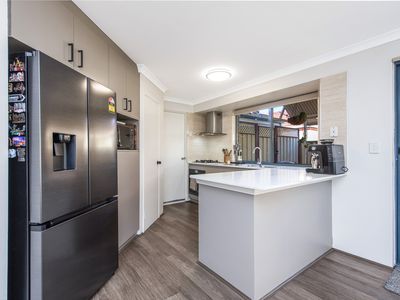37 Bopeechee Way, Port Kennedy