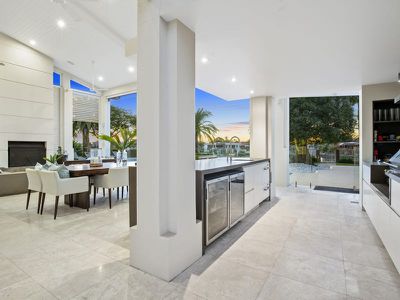 249-255 Monaco Street, Broadbeach Waters