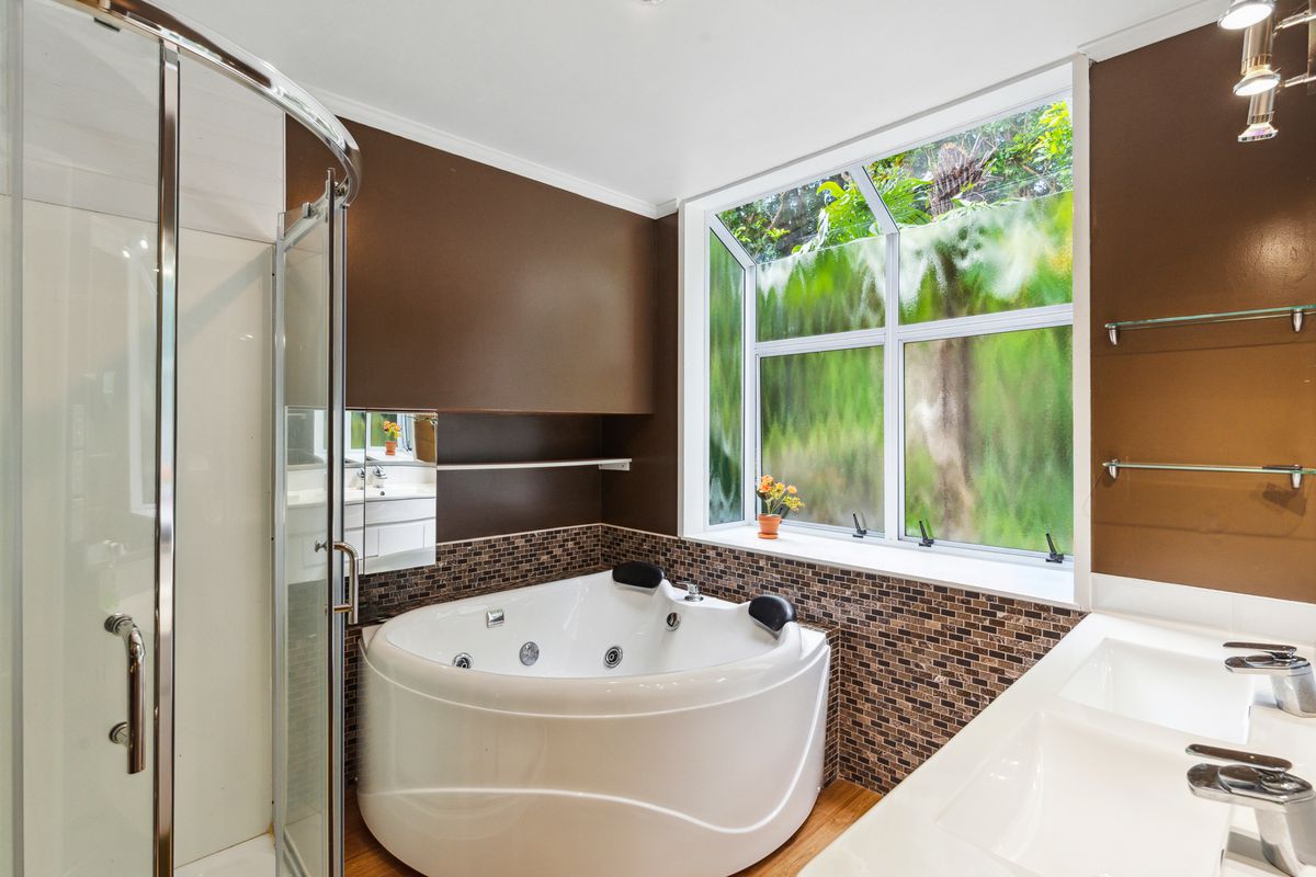15B Kakariki Grove, Waikanae