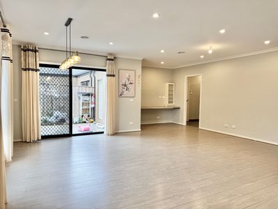 113 Holyoake Parade, Manor Lakes