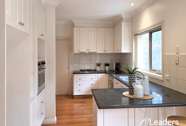 2/23 Barbara Avenue, Glen Waverley