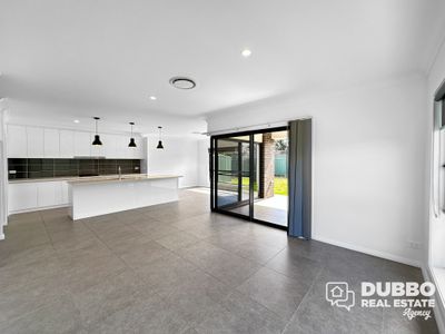 11 Waterfall Crescent, Dubbo