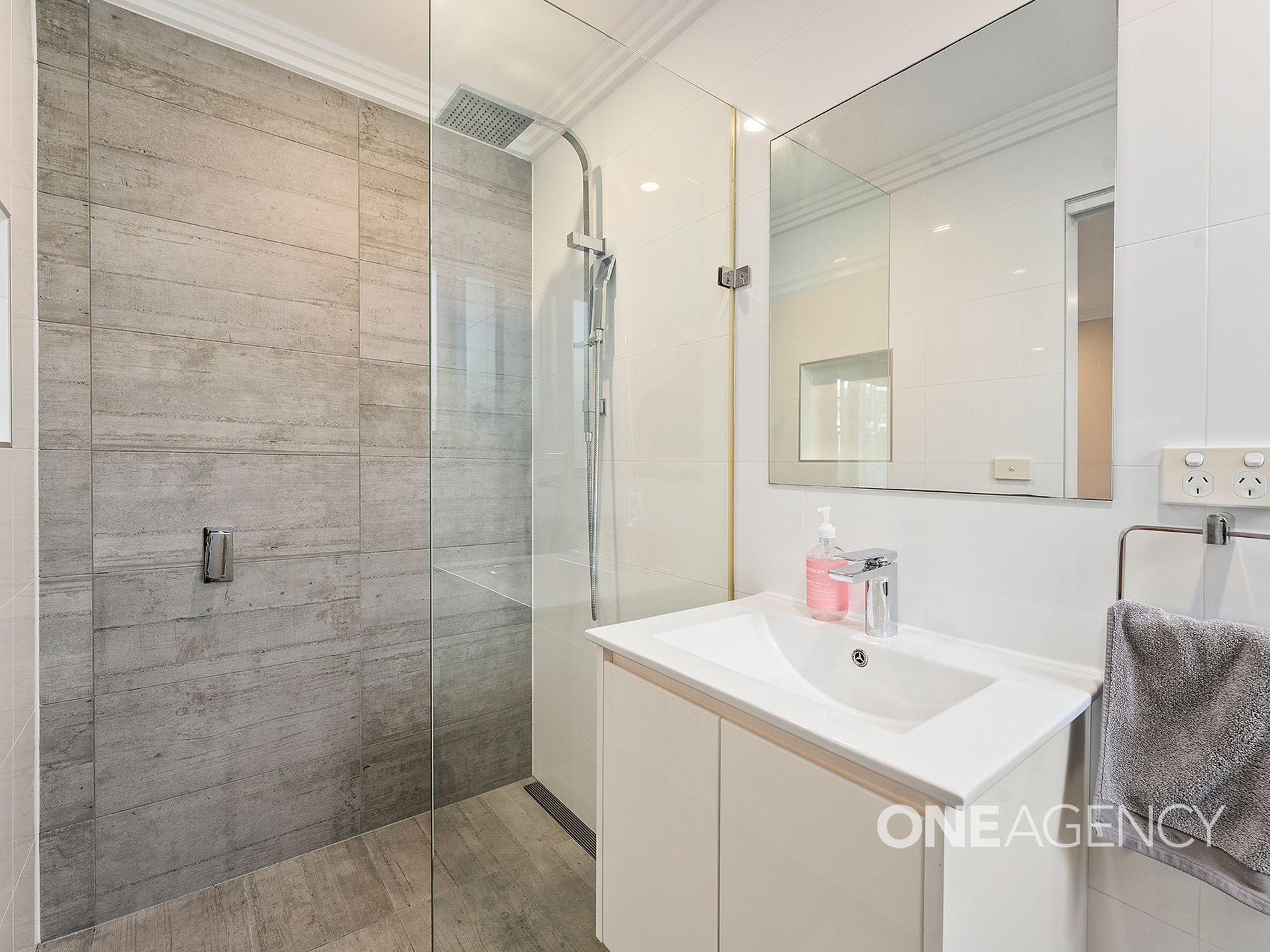 2 / 27 West Street, Wollongong